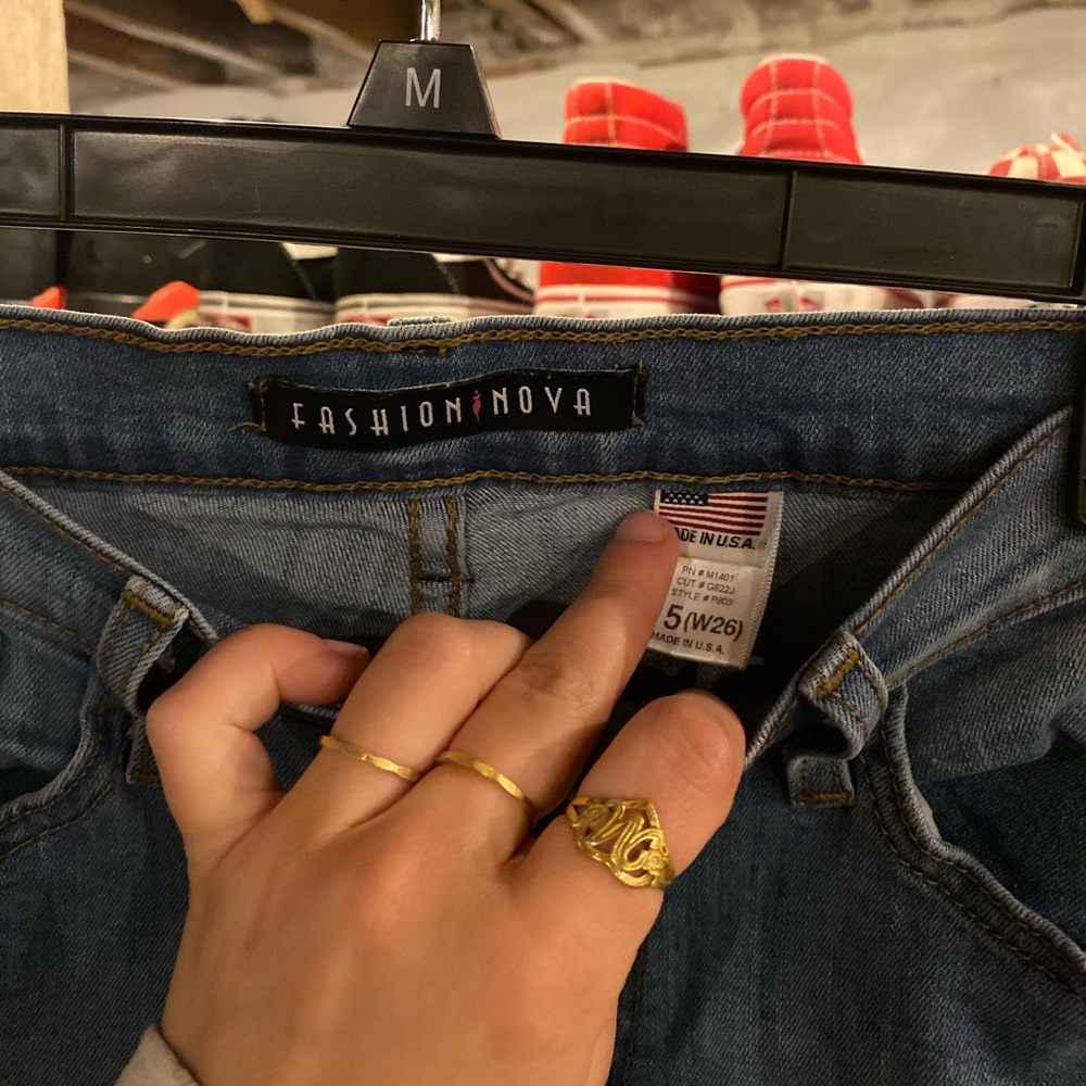 Women’s Distressed Jeans